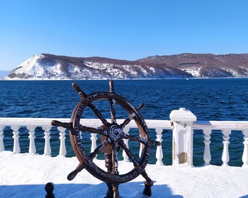 Камень Черского, катание на упряжках и снегоходах