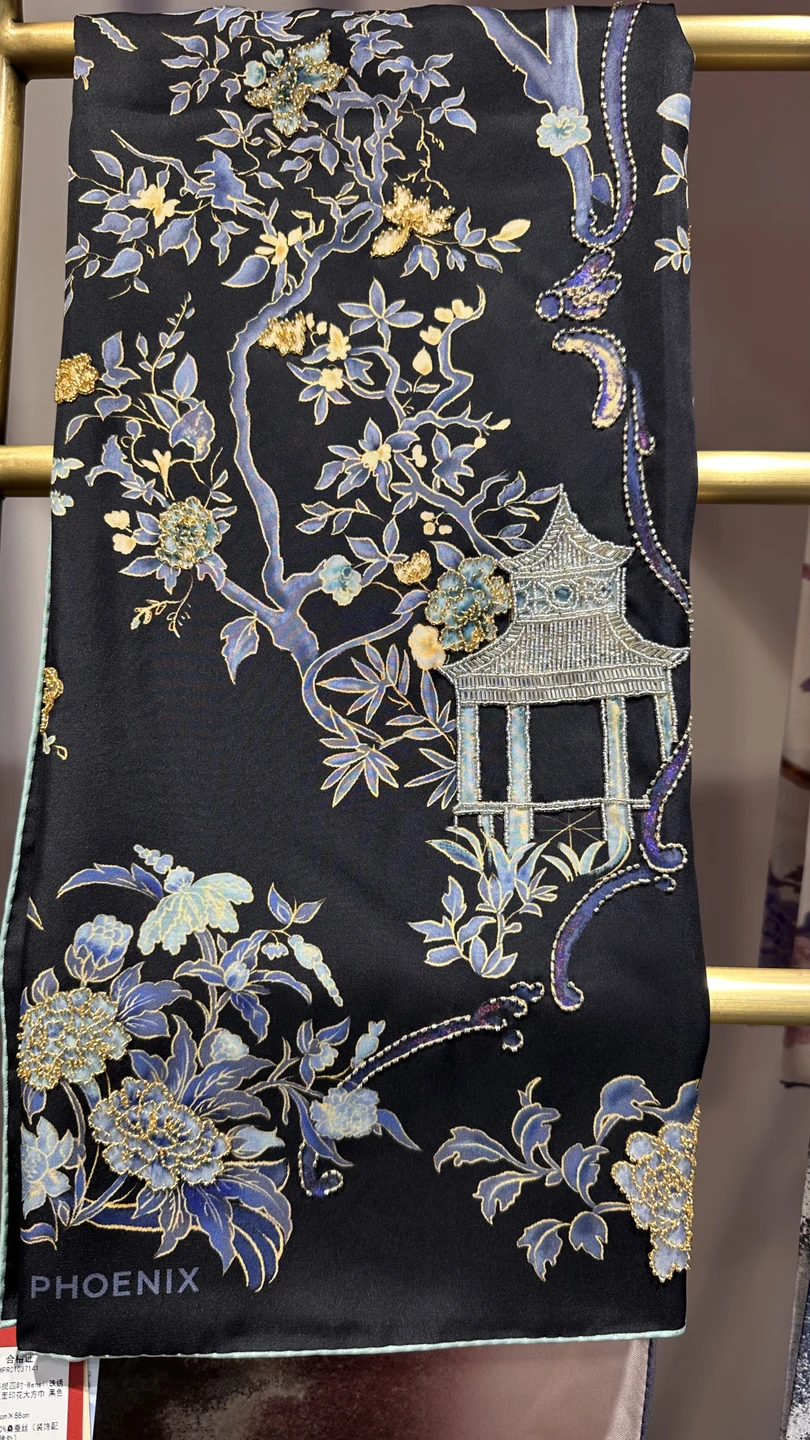 Отличное путешествие, пагода с потрясающим видом на город, катание на кораблике, посещение чайной деревушки с дегустацией