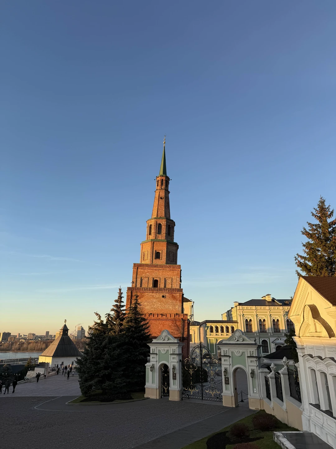 Все прошло хорошо! Интересная экскурсия, приятный экскурсовод. Погуляли по Кремлю, заходили в собор, на смотровую, в