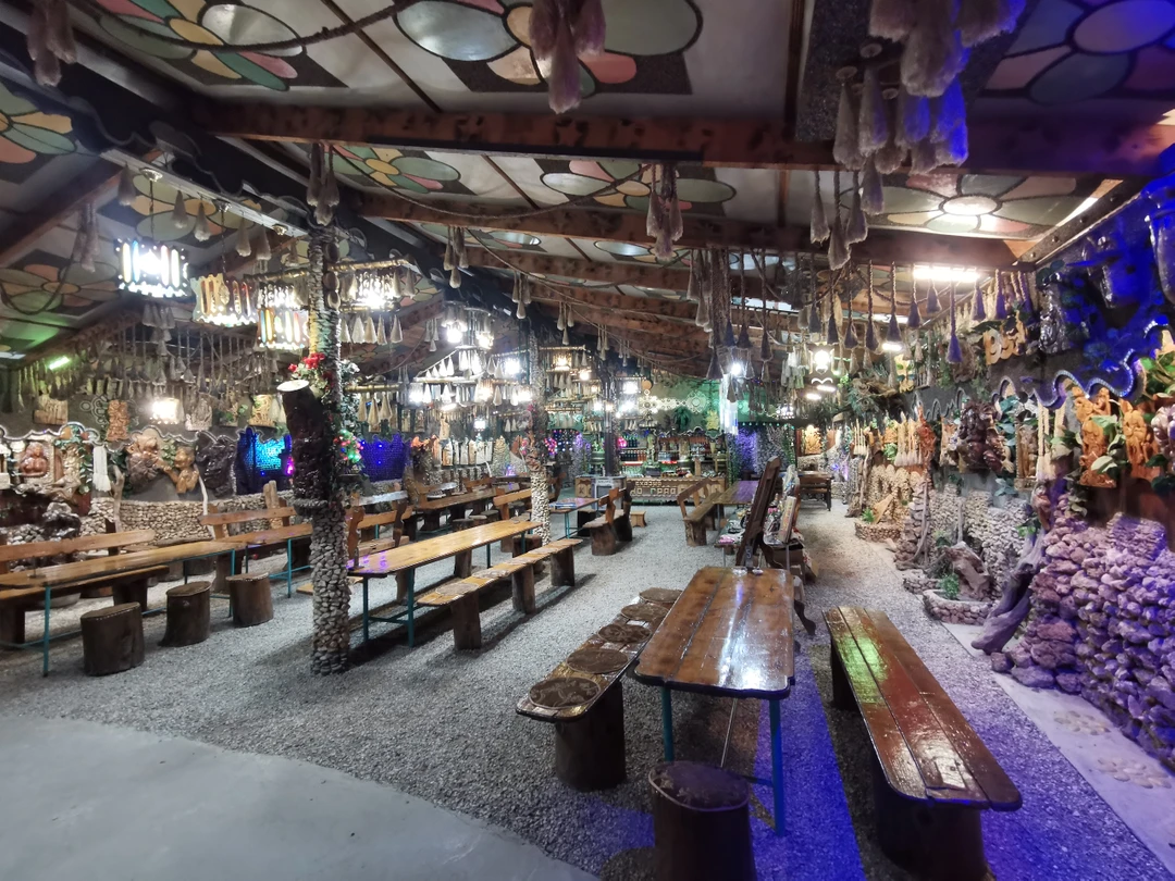 Новый Афон - это вторая экскурсия, которую мы с семьёй взяли у Дениса и снова 10