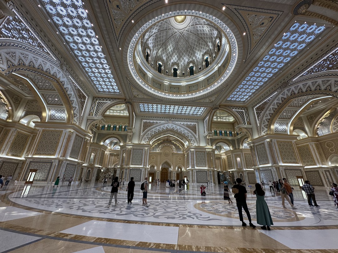 Знакомство с чарующей столицей ОАЭ - Абу-Даби из Дубая (Наталия)