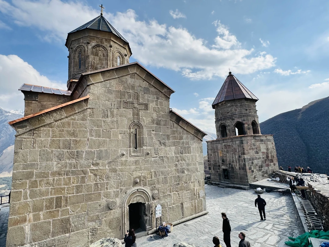 Прекрасная экскурсия, все организовано до мелочей, виды красивые, еда вкусная, автомобиль удобный. Гид Тамара - молодец