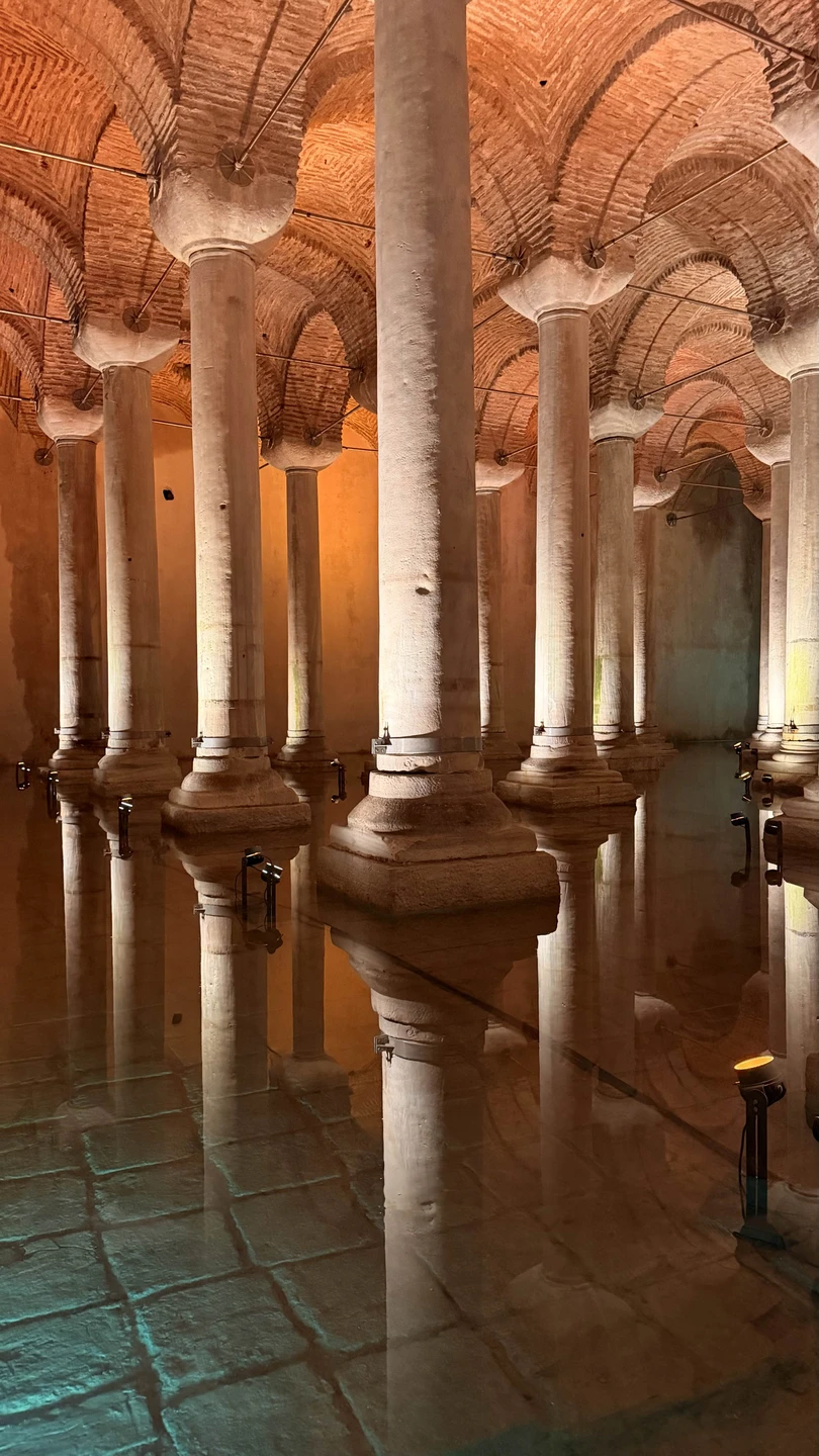 Огромное спасибо Алёне за такую прекрасную экскурсию! Очень интересно рассказывает о достопримечательностях и их истории,подбирает программу