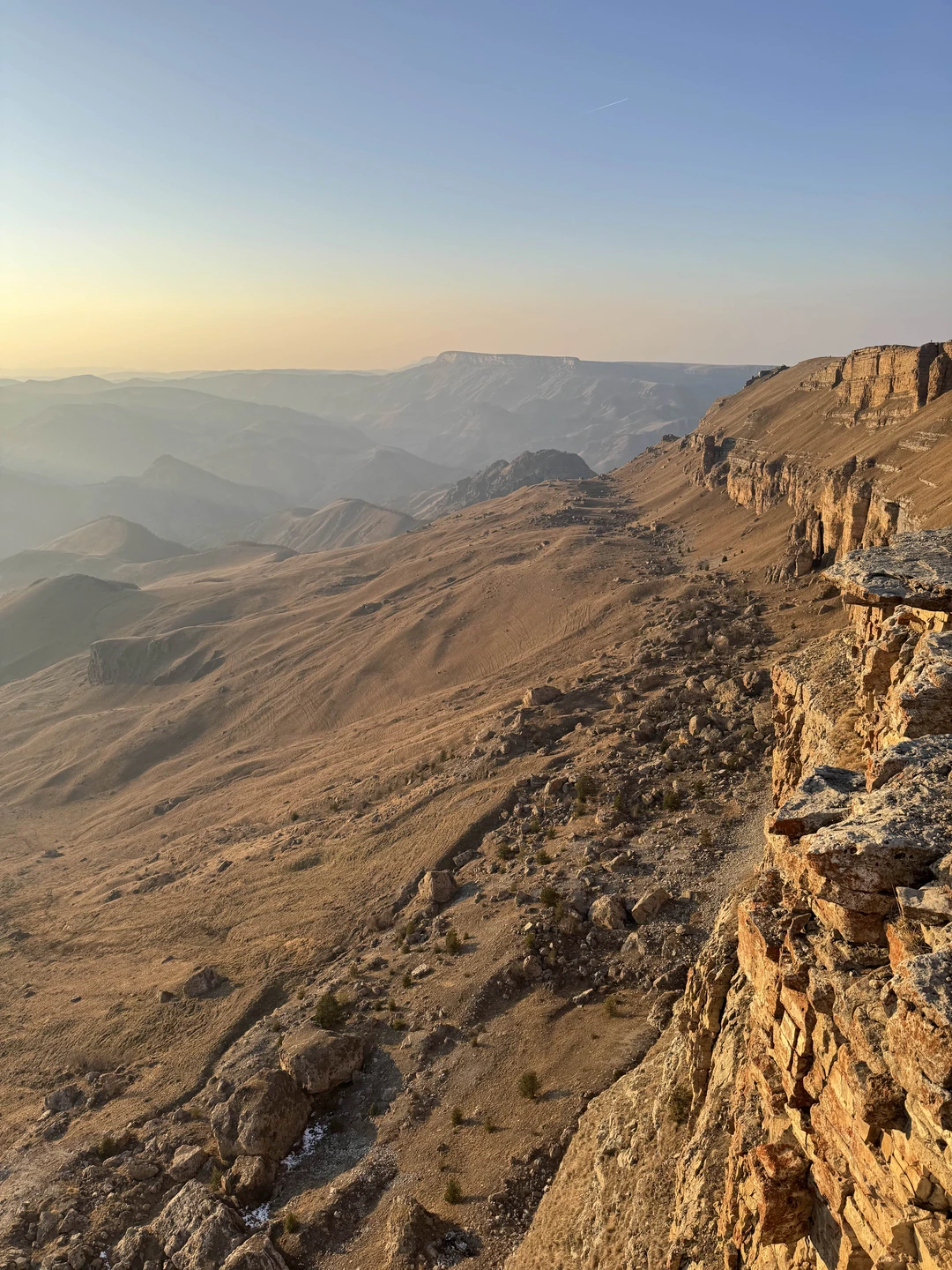 Отличная поездка! Дорога не самая простая, но гид отлично довёз — каждый камушек, поворот как родных