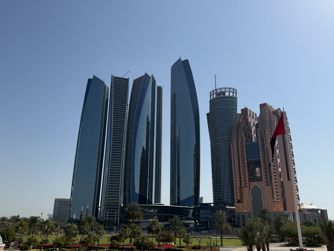 Сегодня у нас была прекрасная экскурсия по Абу-Даби. Было интересно и взрослым, и детям! 8 часов