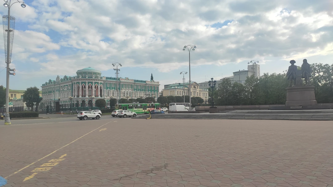 Все грани Екатеринбурга на автомобиле (Нина)