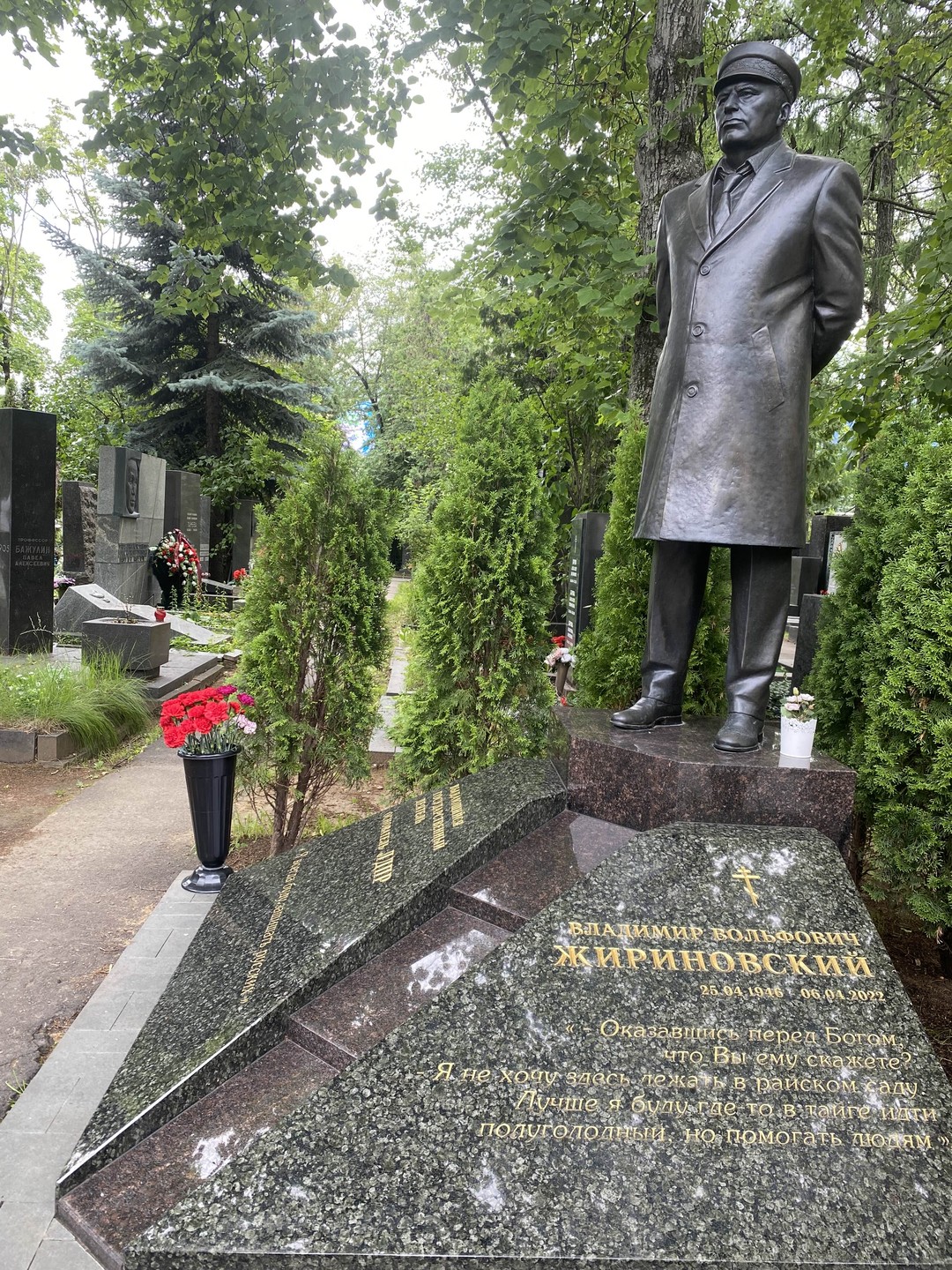 Новодевичье кладбище: некрополь советской элиты. Индивидуальная экскурсия (Анна)