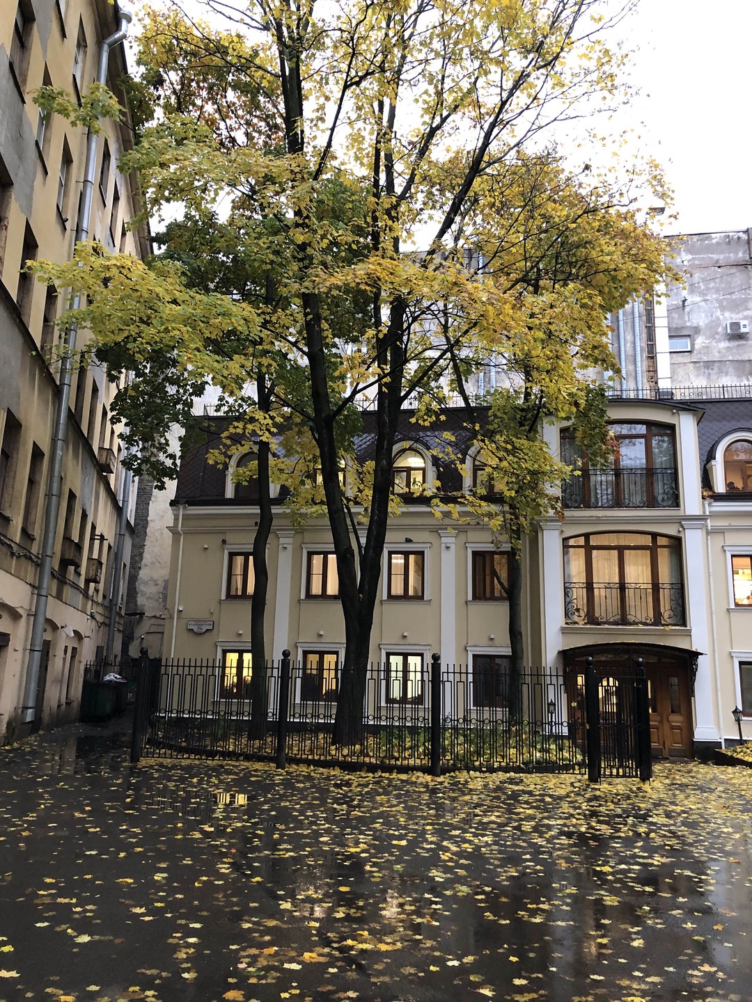 Питерский лайфстайл: по старинным парадным и дворам-колодцам доходных домов (Ольга)