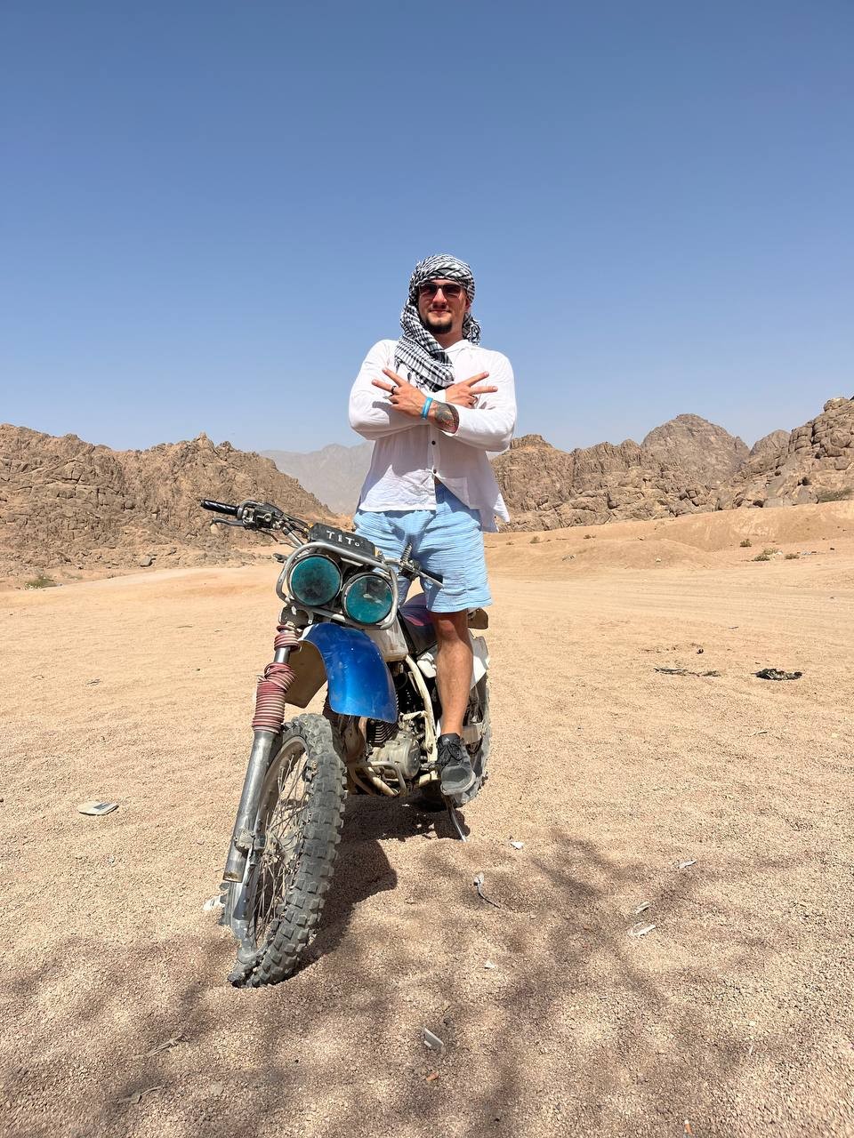 В первый раз мы взяли сафари в группе и это было ужасно. Второй раз уже реши