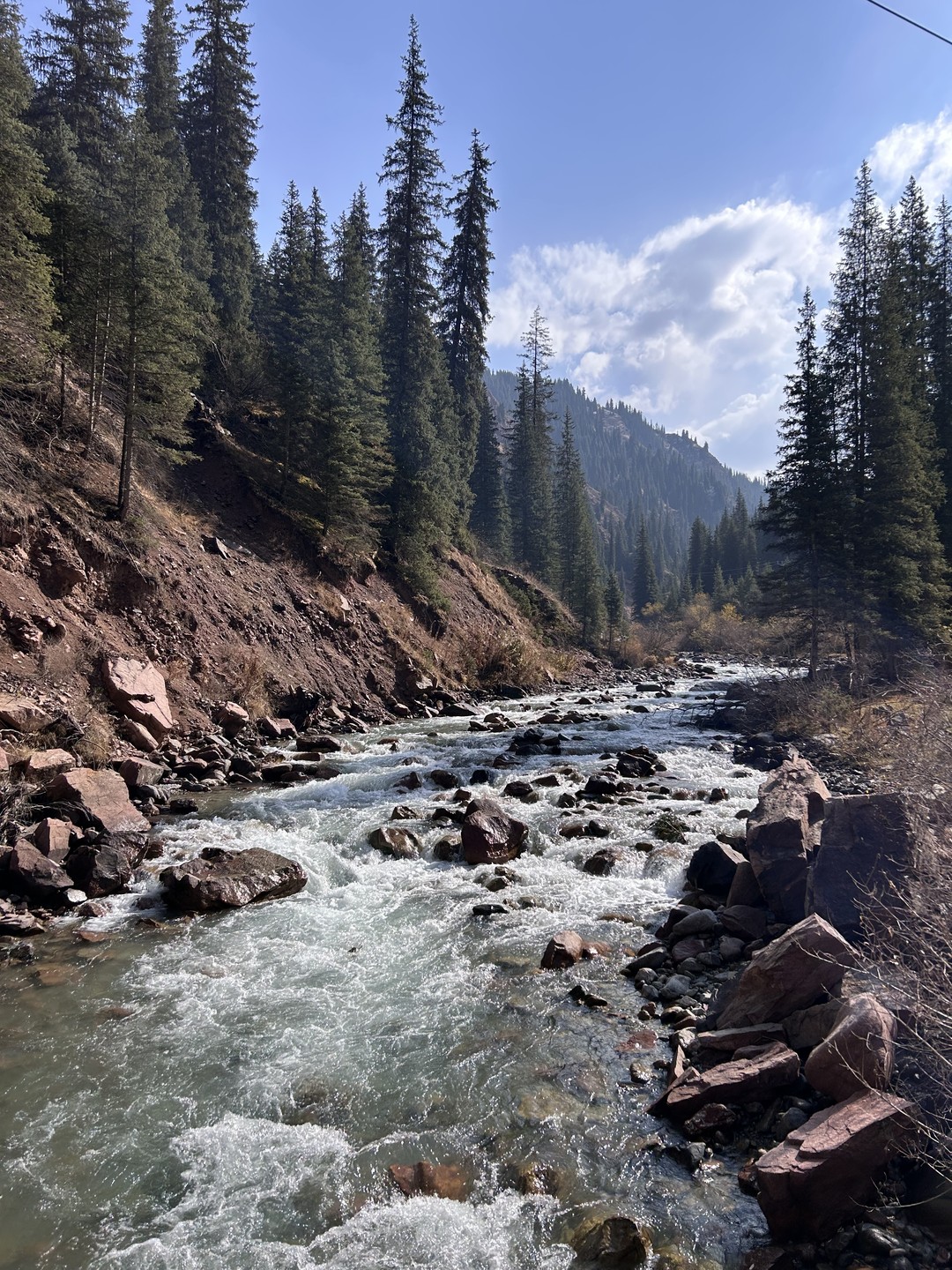 Первый раз в Караколе и решили попробовать этот тур. Нам все очень понравилось и остались незабываемые впечатления. Рекомендую👍