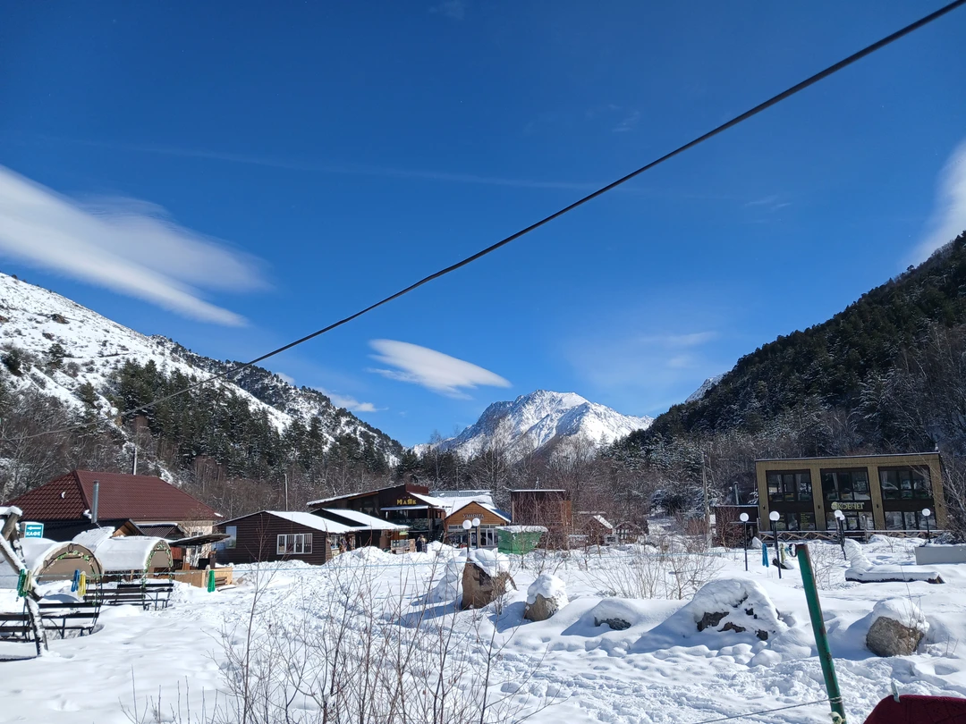 РЕКОМЕНДУЮ СЕРГЕЯ, это Гид от природы. Очень интересная подача материала, весело, легко, с юмором. Ездили с