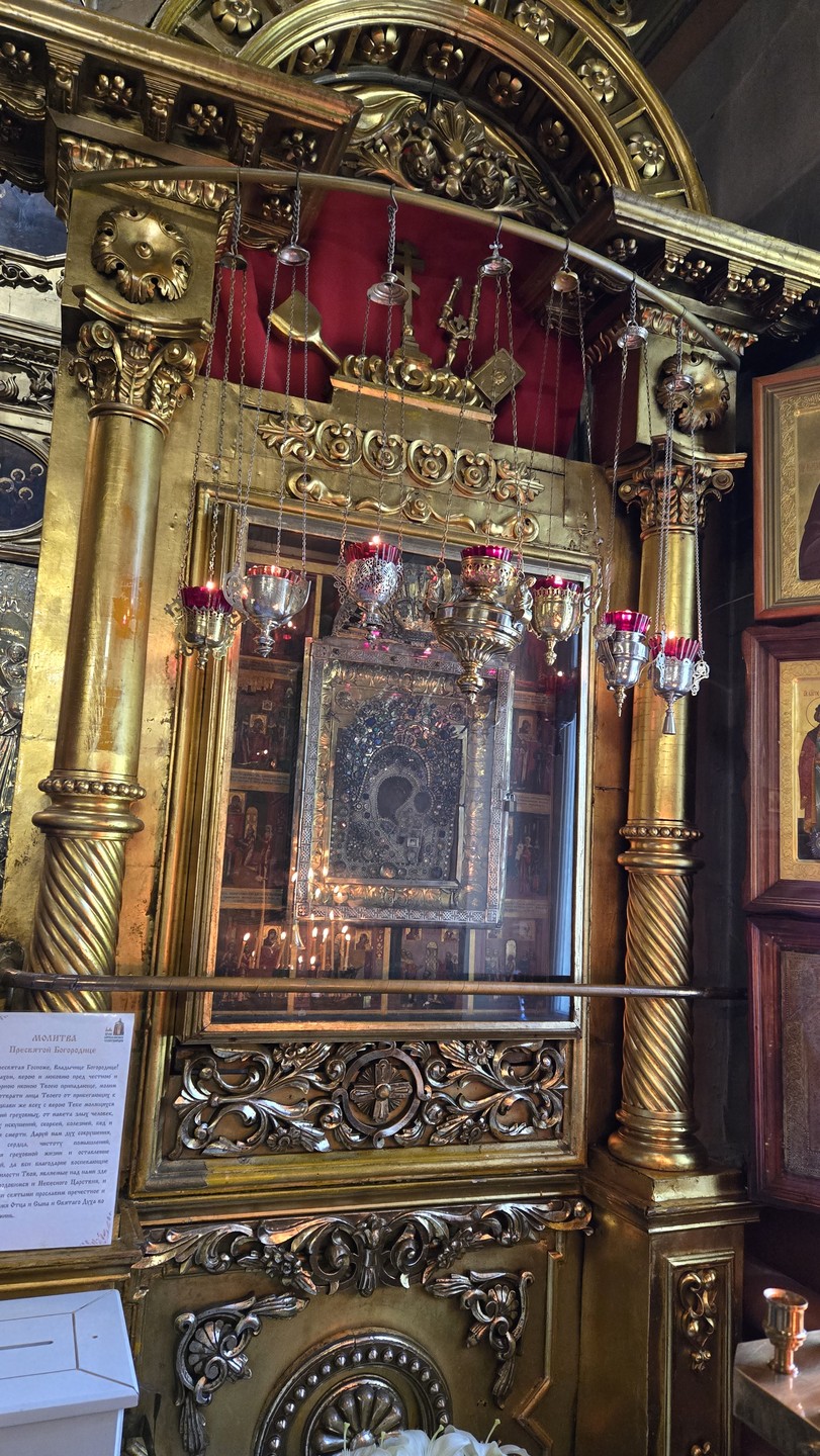 Очень советую побывать на этой экскурсии. Много узнали о знаменитых жителях Казани, ее истории. На территории