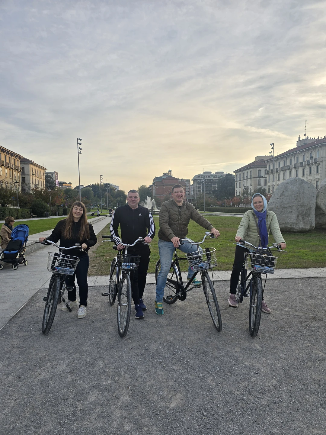 Хорошая экскурсия! Полина провела нас по интересным местам и открыла Милан с удивительной стороны!