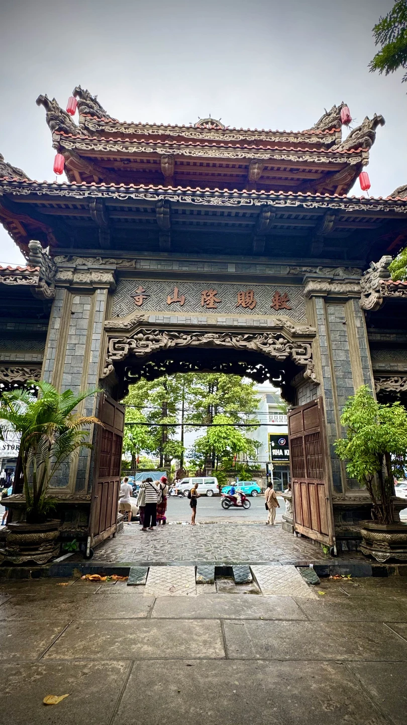 Прекраснейшая экскурсия! Поучительно, весело, все вовремя и без толп туристов! Иван - шикарный гид и рассказчик! Восхищаемся и очень рекомендуем!