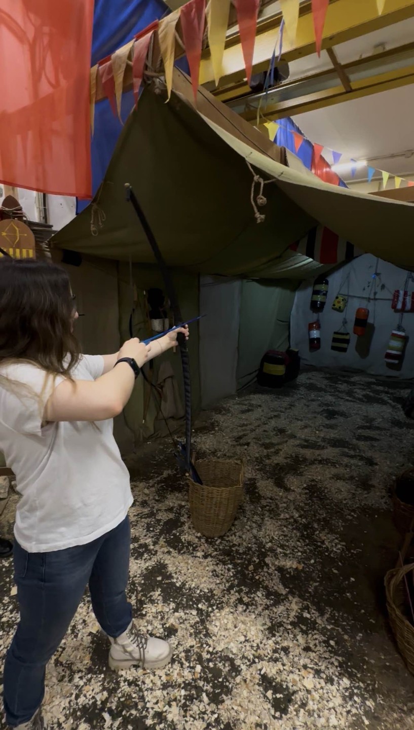 Прекрасная экскурсия для любителей средневековой тематики. Экскурсовод очень доброжелательный, приятно слушать!)