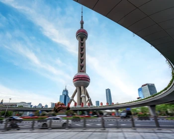 Водный город Чжуцзяцзяо и огни ночного Шанхая