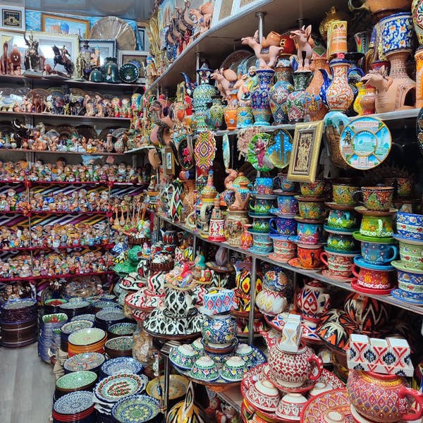 хочется поблагодарить за прекрасную экскурсию Шерзода. добрый, пунктуальный, отзывчивый. наш поход на рынок и по достопримечательностям