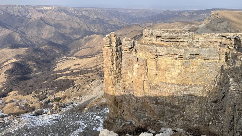 Поездка понравилась! нас возил Алим. было комфортно. Мы никуда не спешили. Хватило воесени насладиться видами и мощью окружающего ландшафта