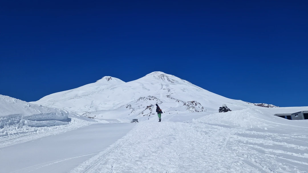 08.03.2026 Посетили экскурсию на Эльбрус и озеро Гижгит, под предводительством гида Михаила. Экскурсия оставила незабываемые впечатления