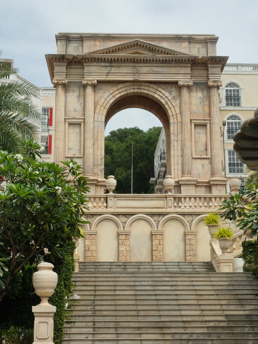 Поездка получилась познавательной и интересной. Все было хорошо организовано. Гид Артур очень интересно рассказал об истории