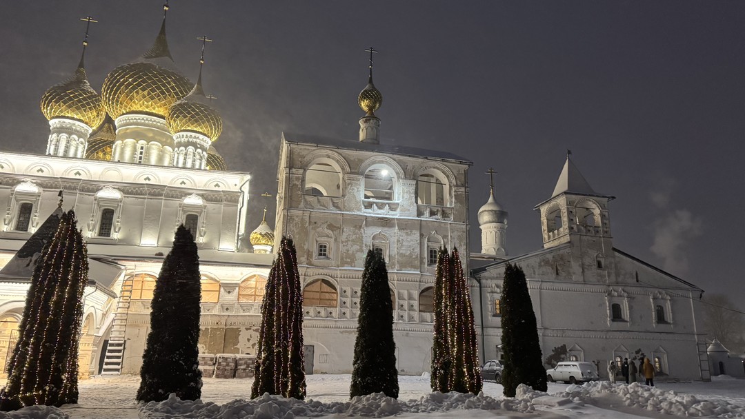 У нас был очень душевный, хороший гид, который терпеливо и качественно провел нас по городу, учитывая все наши запросы и нюансы) большое спасибо!