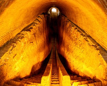 Площадь Регистан, мавзолей Гур-Эмир, мечеть Биби-Ханум, некрополь Шахи-Зинда и обсерватория Улугбека