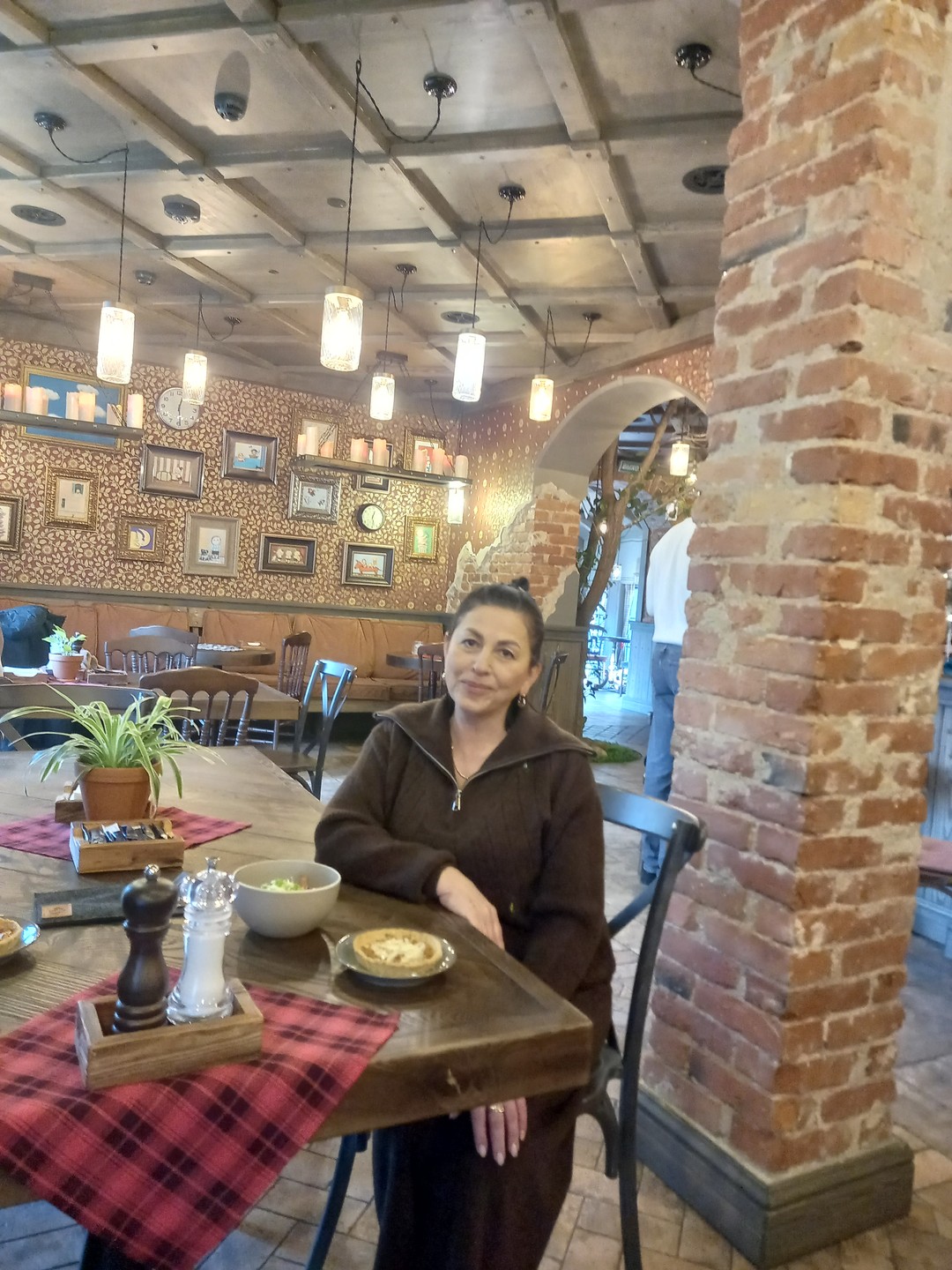 Огромное спасибо Надежде! Незабываемая экскурсия и гид) приятная, эрудированная девушка, полностью соответсвующая эпохе сделала день знакомства