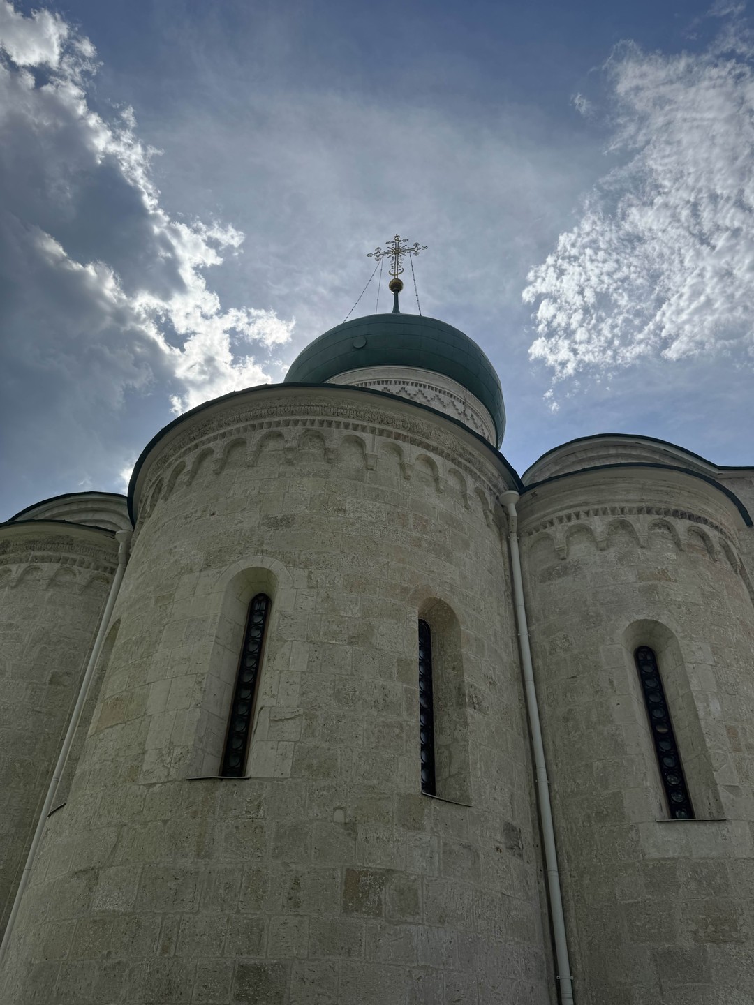 Галина Игоревна провела замечательную экскурсию, насыщенную историческими фактами при этом легкую к восприятию. Видно, что она