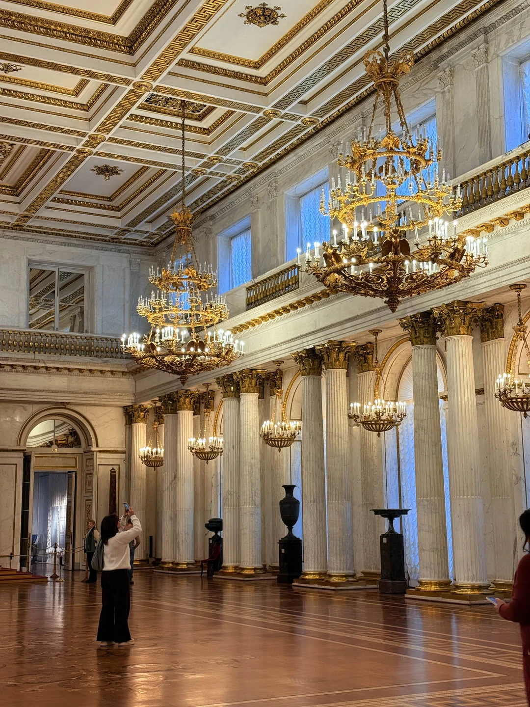 Экскурсовод Виктор просто потрясающий, заинтересовал всех) очень интересный материал, видно, что человек погружен на 100%! Историк