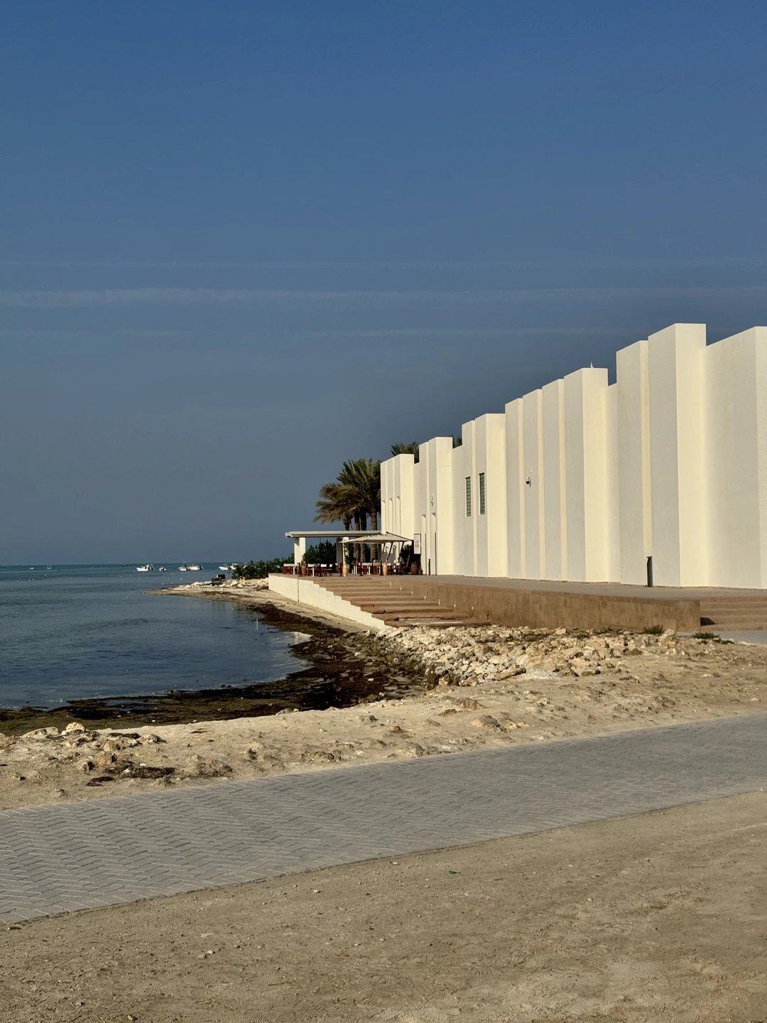 Экскурсию бронировала заранее, внесли предоплату. И сразу добавили в группу вотсап где были все организационные сообщения, что очень удобно