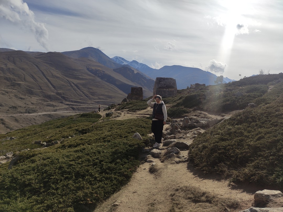 Великолепная экскурсия! Гид - великолепный водитель и экскурсовод. Побывали в таких местах, куда трудно добраться и