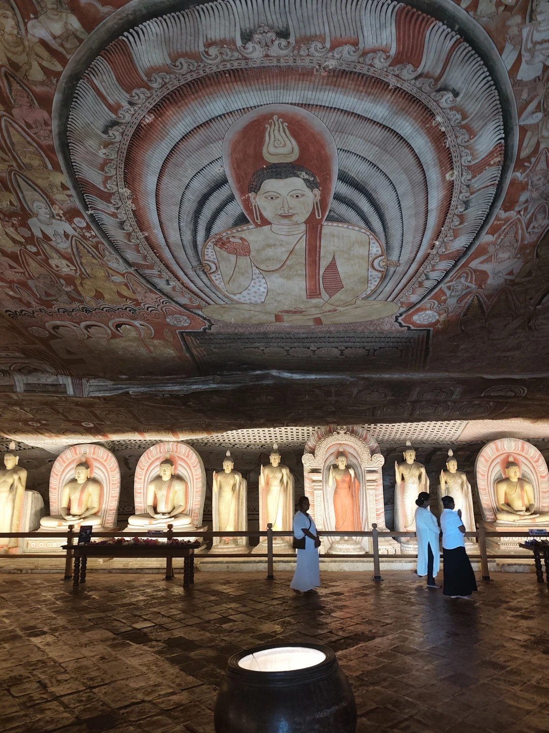 Были на экскурсии 22.11.2025. Наш гид Рифай проявил себя на высшем уровне: отличная организация, пунктуальность и