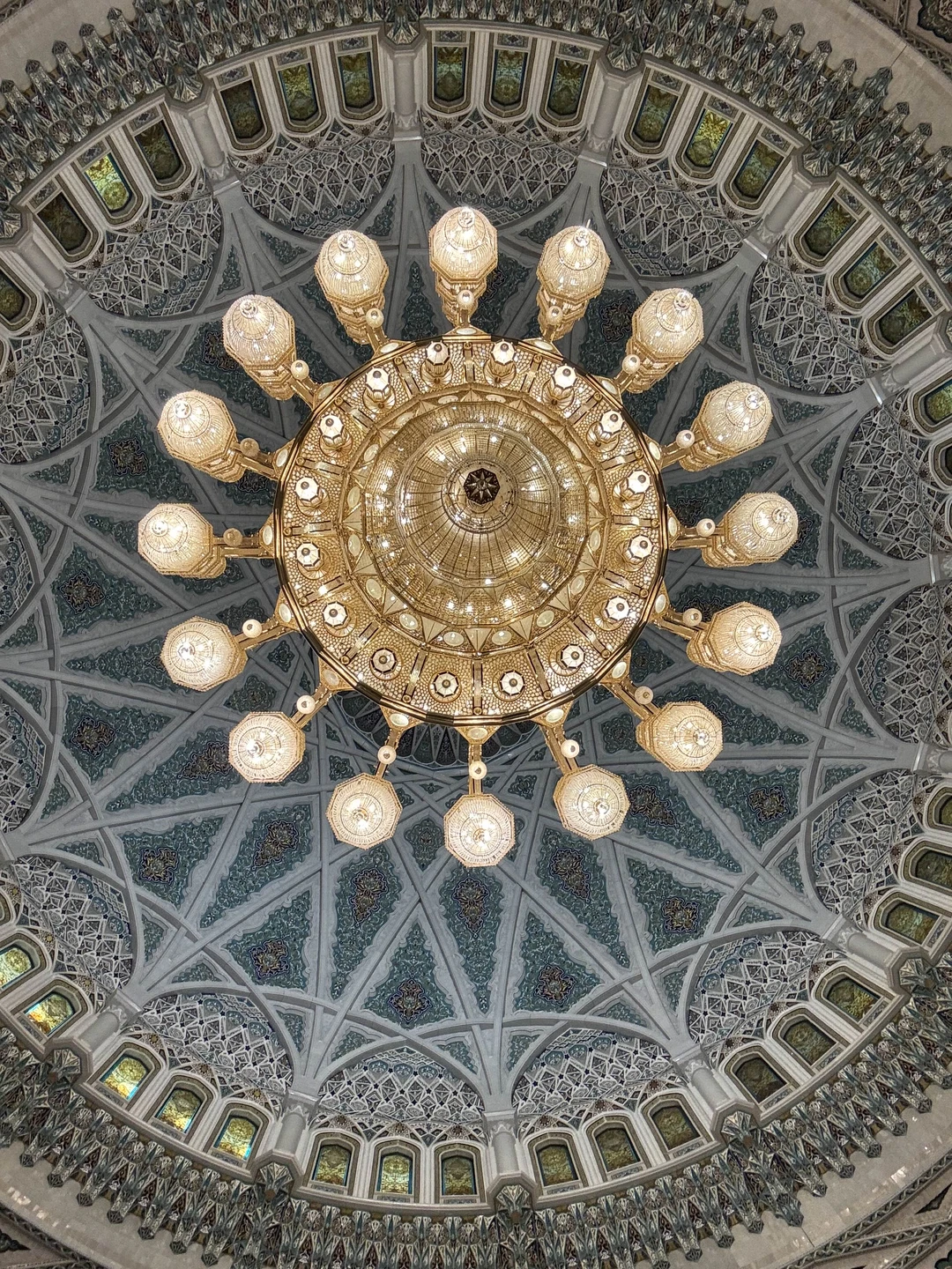 Отличный гид! Было комфортно и познавательно. У нас была долгая стыковка в Маскате. Считаю этот вариант