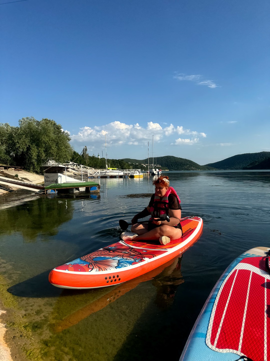 Замечательный день с очень интересным экскурсоводом и просто приятной девушкой,Еленой. Пешая прогулка по эко-тропе,в тени деревьев