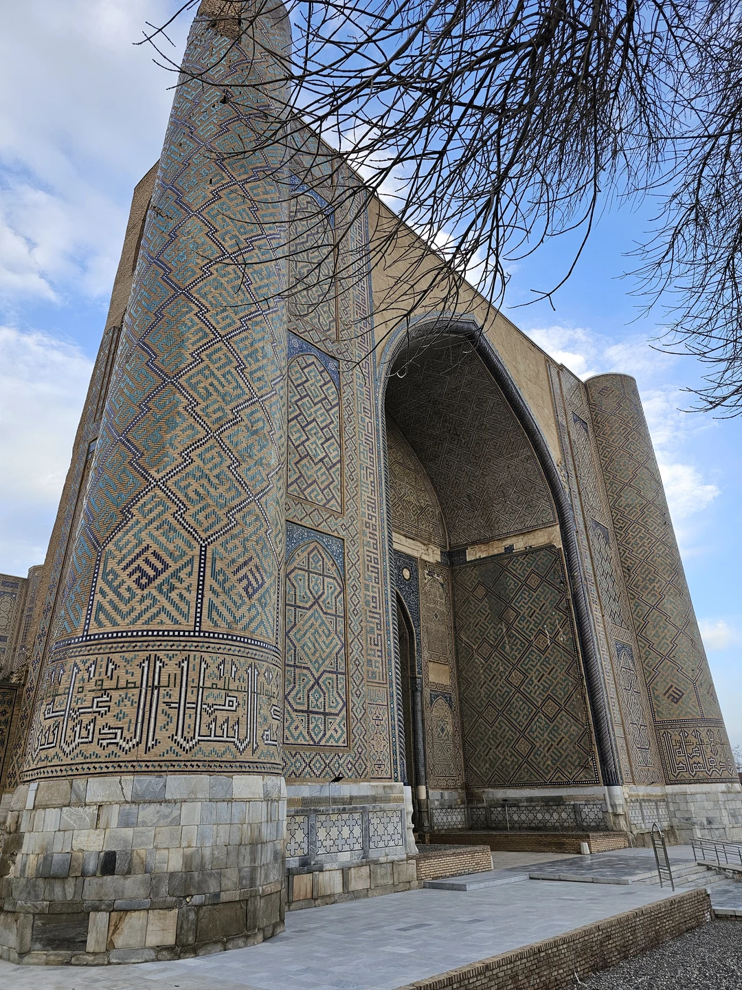 Очень понравилась экскурсия! Шухрат отличный гид, очень интересно рассказывает, живая структурированная подача информации, три часа пролетели