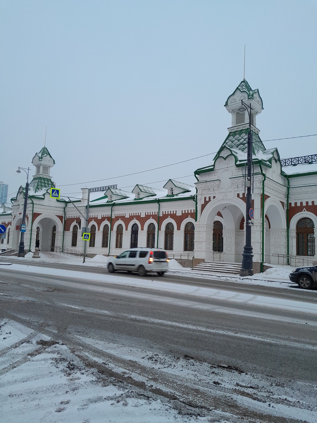 Экскурсия проводилась вечером. Было холодно. Но мы стойко прошли весь маршрут!) Спасибо Вадиму за прогулку с интересными рассказами!