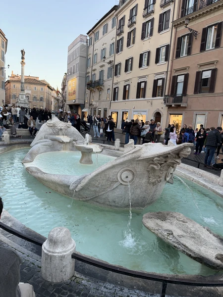 Замечательная экскурсия с Себастьяном! Очень увлекательно погрузил в историю этого прекрасного города! Как взрослых, так и