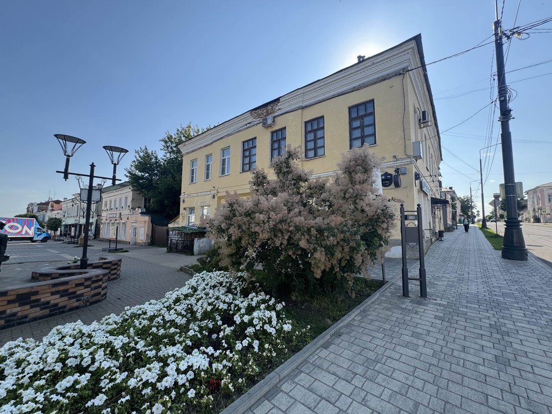 Жанна, прекрасный экскурсовод, влюбленная в свой родной город! Ведет очень легко, информативно и интересно!