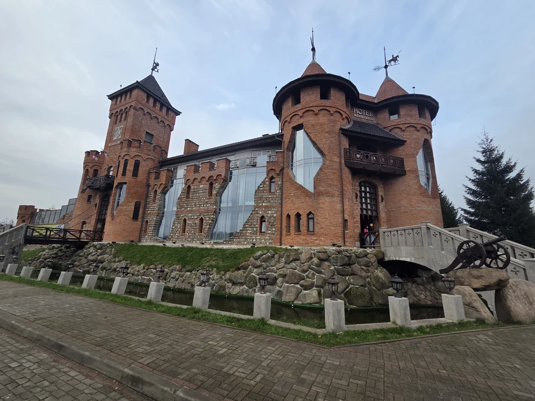 Утренняя Куршская коса, Зеленоградск и замок Нессельбек на автобусе (Валерий)