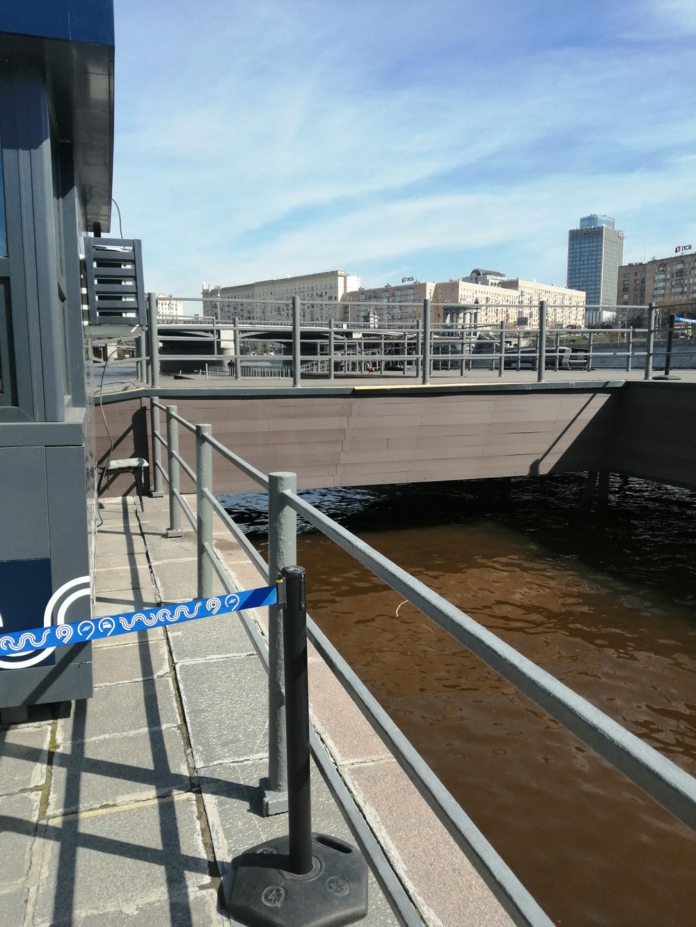 На речном трамвайчике от Киевского вокзала до парка «Фили» (10/12)