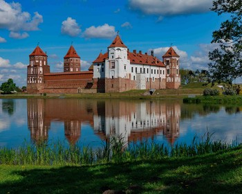 Замки в Мире и Несвиже