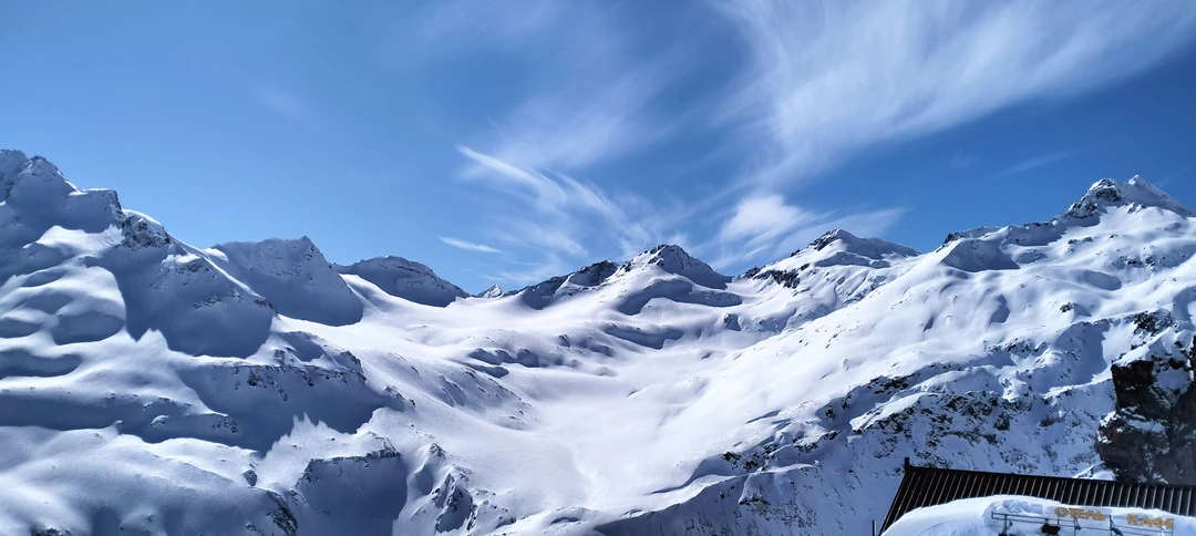 8 марта ездили на экскурсию, гид водитель Артемий. Всё прошло замечательно, продуманный интересный маршрут, рассказ по