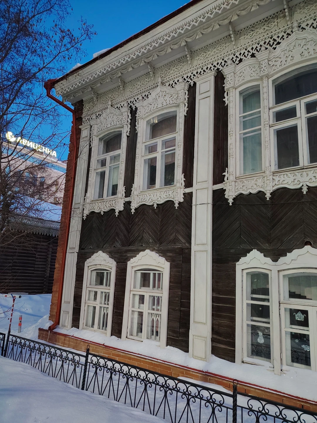 Замечательная экскурсия с отличным гидом-узнали такие моменты, о которых не написано в путеводителях. Динамичная экскурсия истории