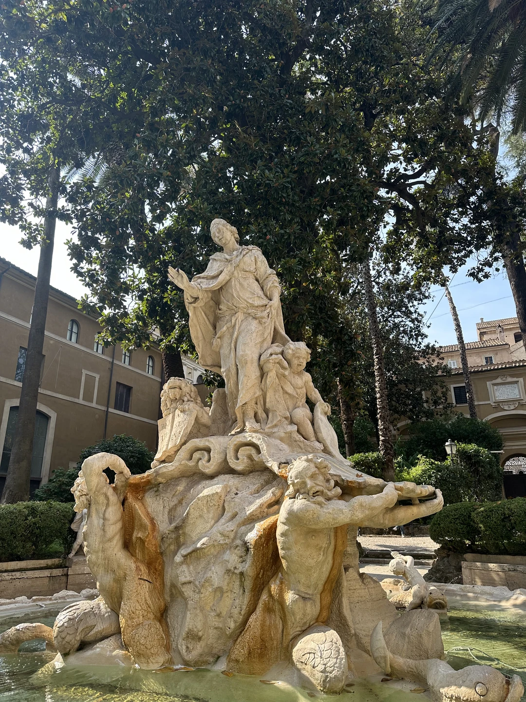 В октябре 2025 года мы были на экскурсии в Риме с гидом Маргаритой, и по нашему