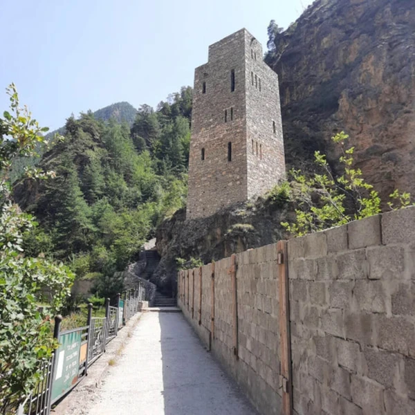 Из Каспийска - к Языку Тролля, в заброшенный Кахиб и храм Датуна