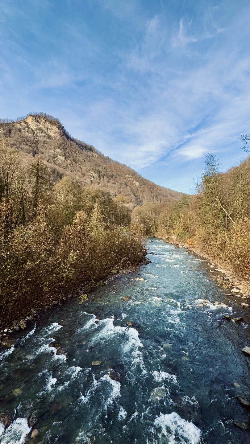 Договорились с Натальей начать путешествие в желаемое время. Выехали пораньше пока все спали, и застали пустые