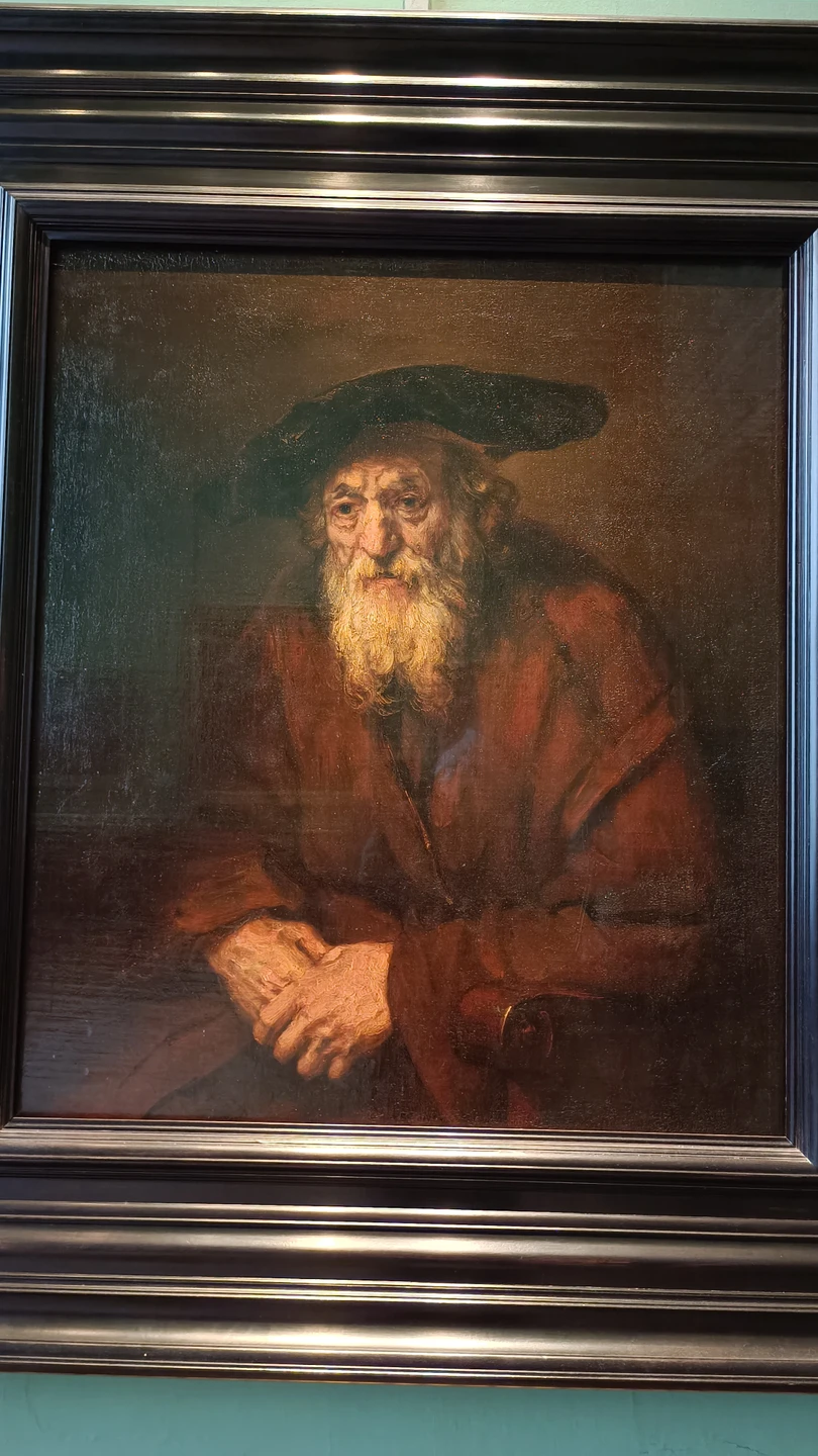 Потрясающая экскурсия! Насыщенная, но не перегруженная. Спасибо очаровательной Виктории за увлекательную прогулку! Идеальная программа для знакомства