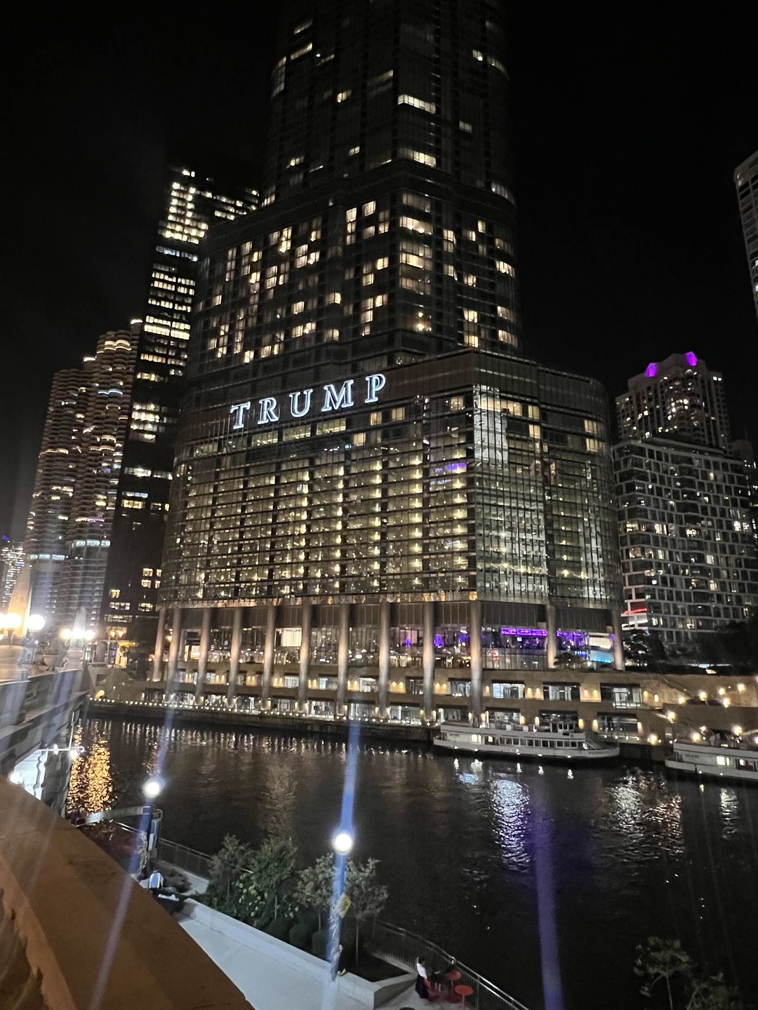 Чикаго - родина небоскрёбов (Roman)