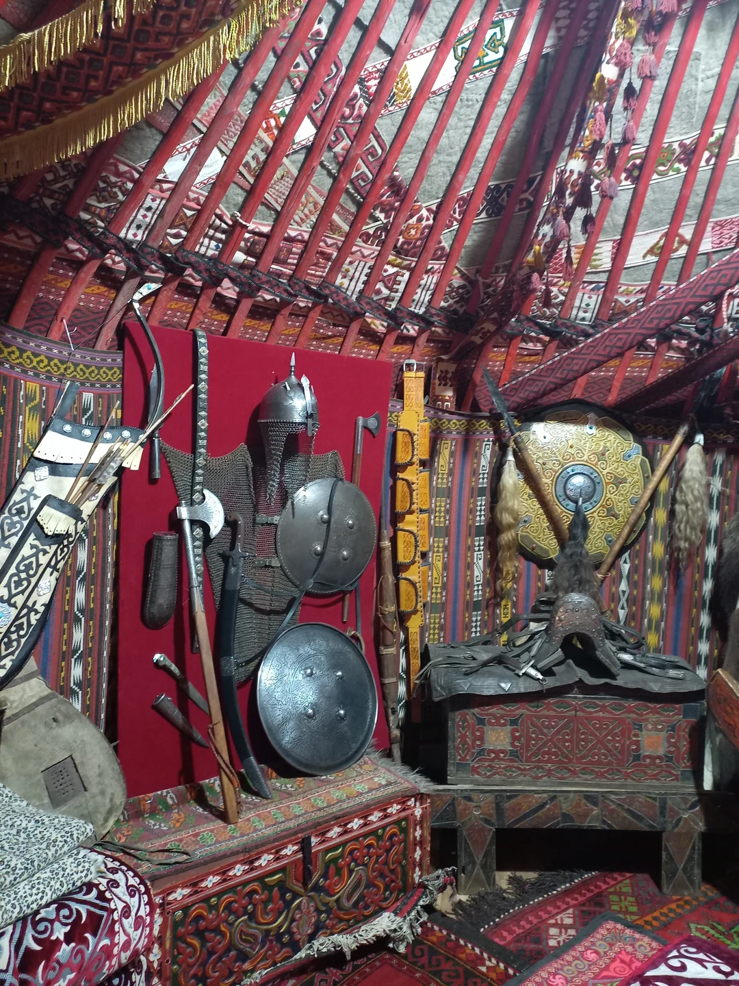 Прекрасная Жанар, спасибо за интересную и познавательную экскурсию! Узнали много нового, в музее понравилось то, что