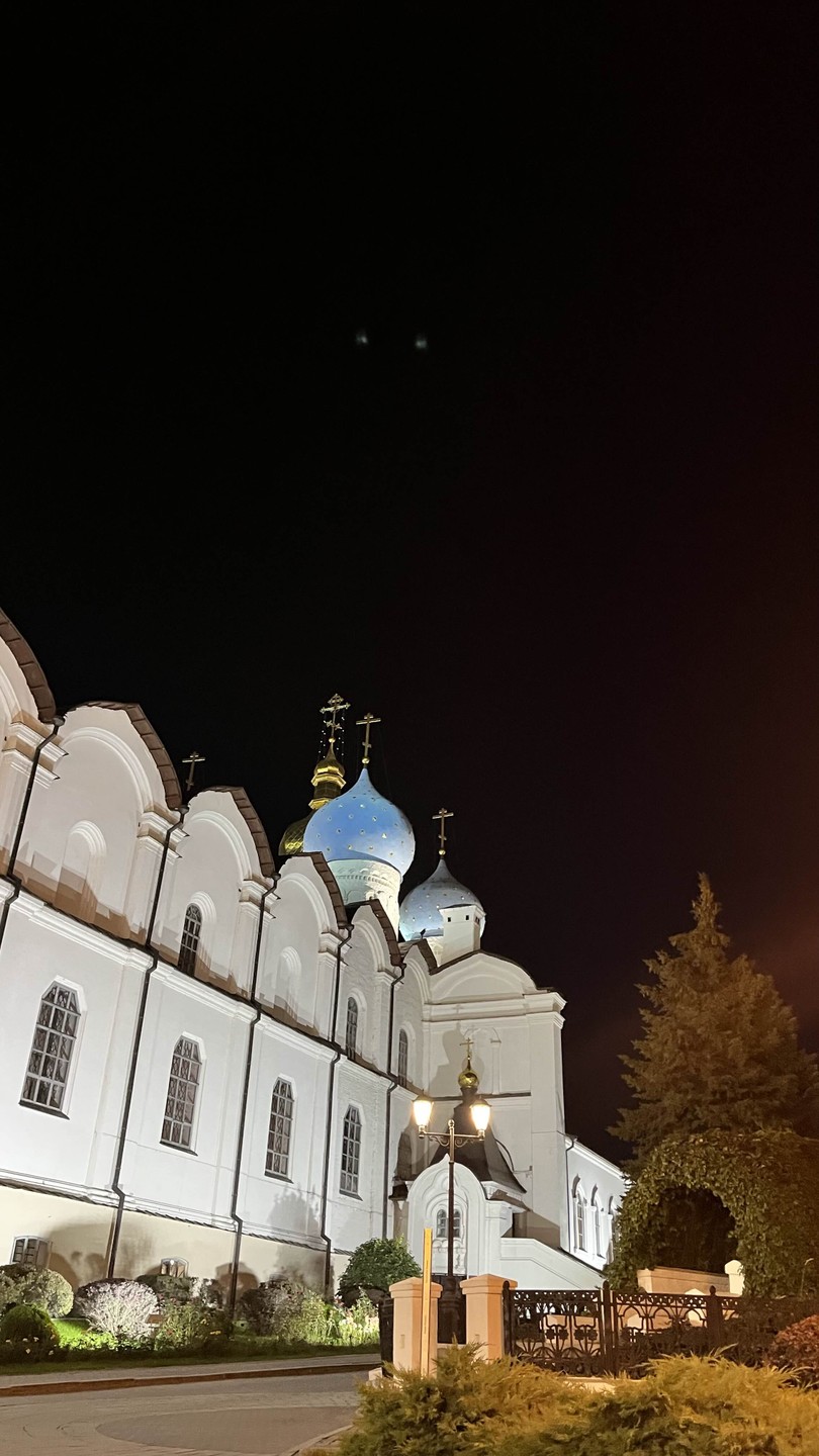 Казанский кремль в вечерних огнях (Аделина)